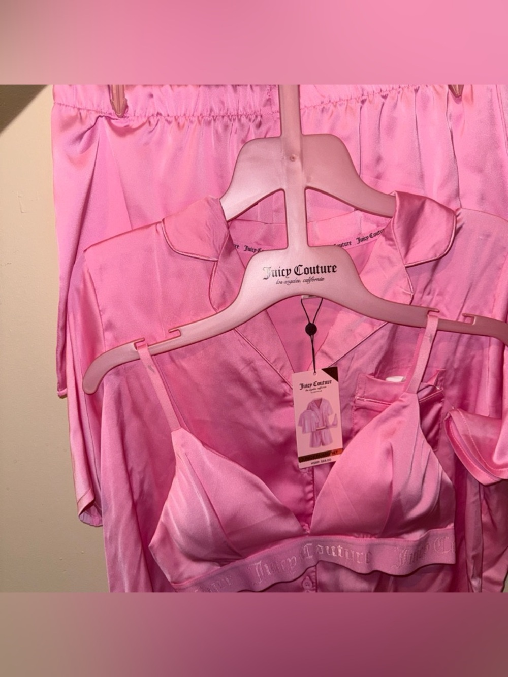 Juicy Couture 2 piece pink satin pajama set #loungewear #satin